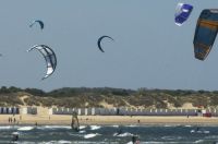Zeeland > Kite surfing mogelijkheden te over - Kite surfing on the lake - Kitesurfen auf dem See